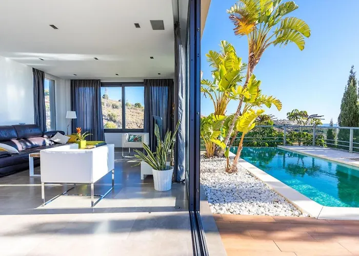 Luxury With Swimming Pool And Amazing Views