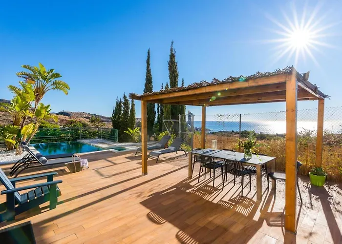 Luxury With Swimming Pool And Amazing Views