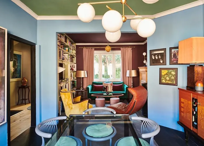Charming 2-Bedroom Home & Garden