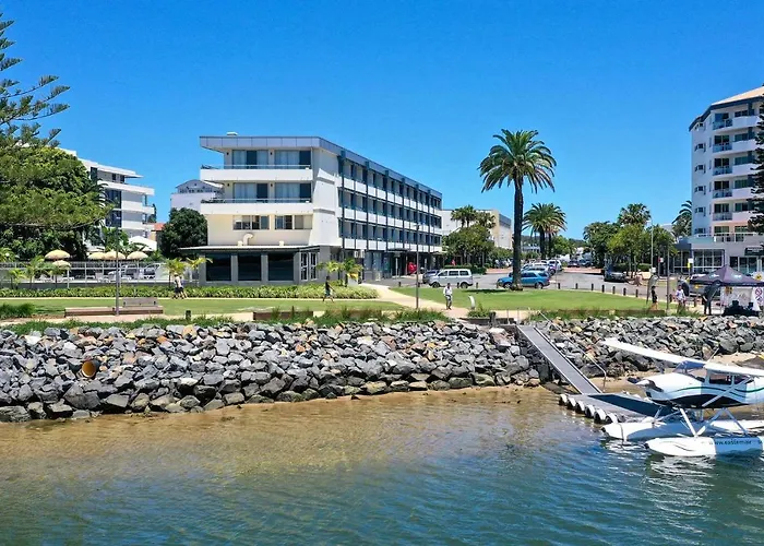 Hot Tub in Room Mid Pacific