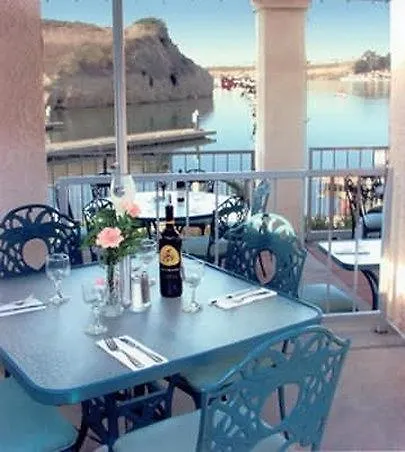 Central hotel: Newport Dunes Waterfront Resort