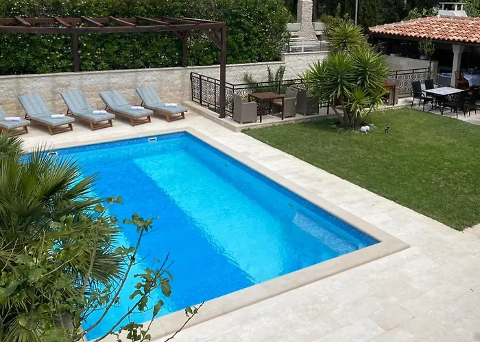 Hotel Ping Pong: Villa Mediterranea