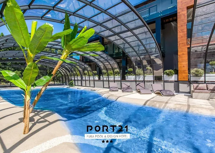 Port 21 Pura Pool & Design - Adults Only