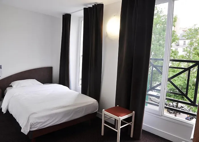 Hotel De La Tour