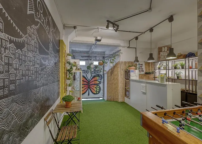 Hotel perto da faculdade: Travel & Live Porto