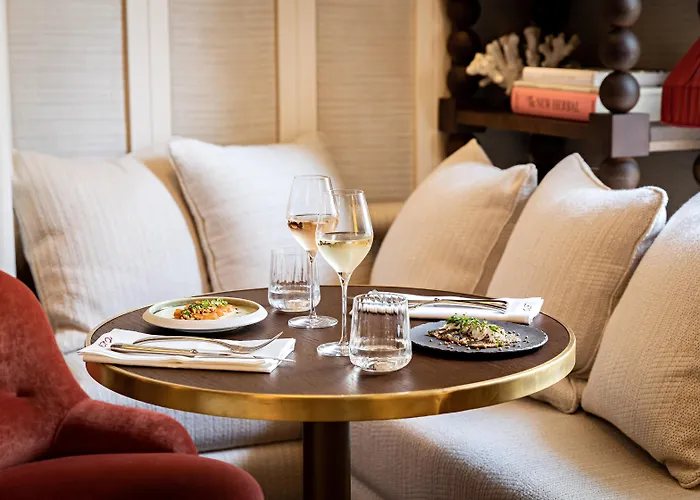 Chateau Des Fleurs & Spa Paris