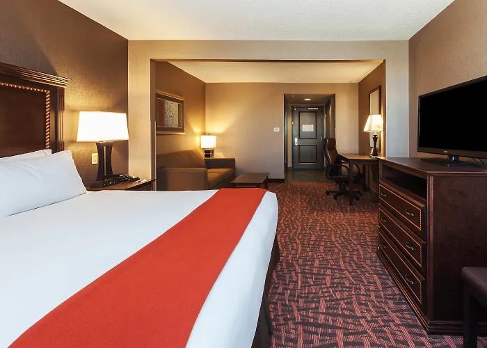 Holiday Inn Express & Suites By Ihg