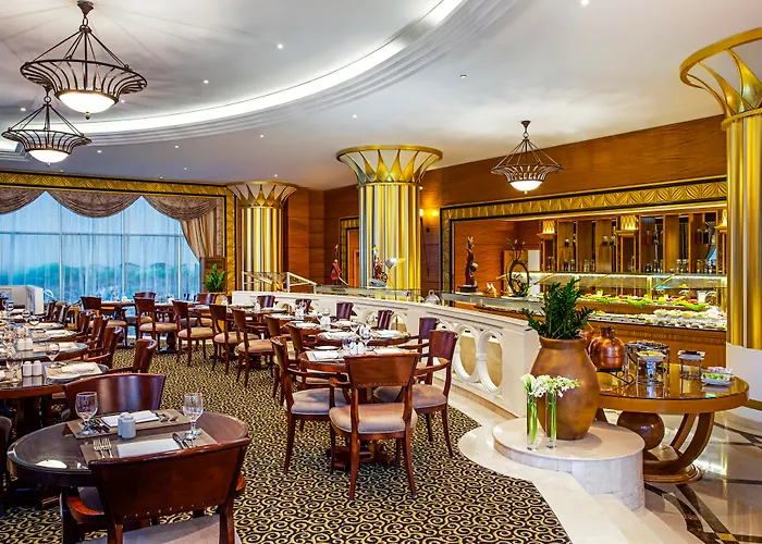 Hôtel bon marché: Corniche Hotel Abu Dhabi