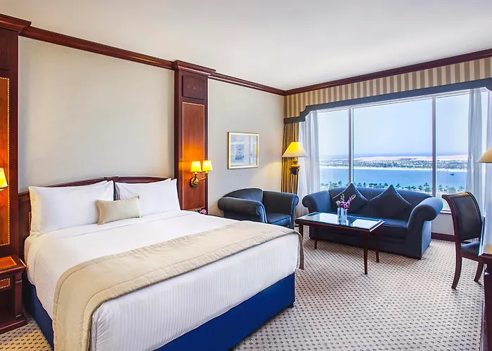 Hôtel bon marché: Corniche Hotel Abu Dhabi