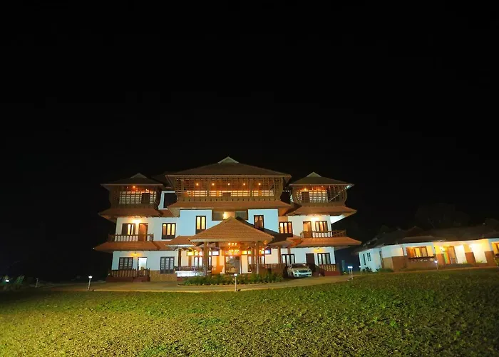 Hotels with pool Heaven Inn Munnar
