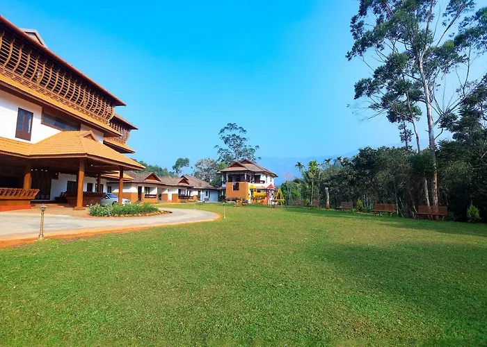 Hotels with pool Heaven Inn Munnar