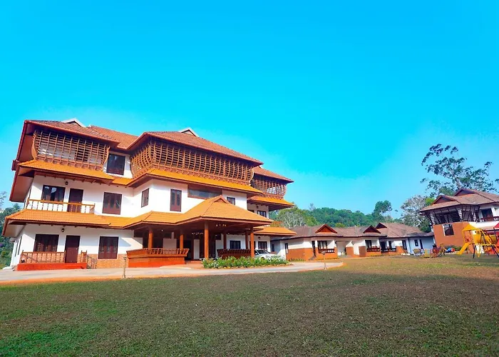 Hotels with pool Heaven Inn Munnar