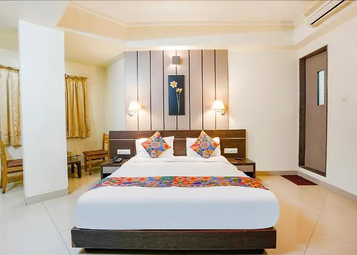 Сity center hotels Gandharva Residency Swargate