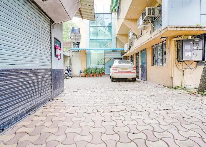 Сity center hotels Gandharva Residency Swargate