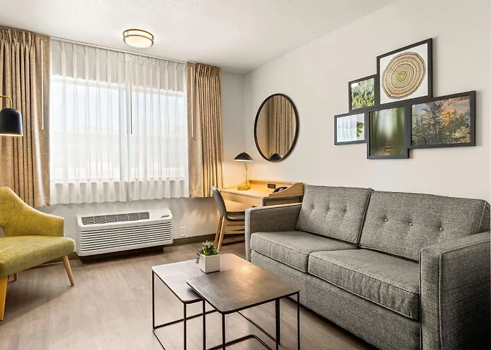 Oxford Suites