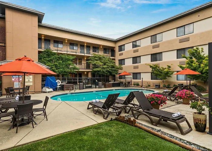 Oxford Suites