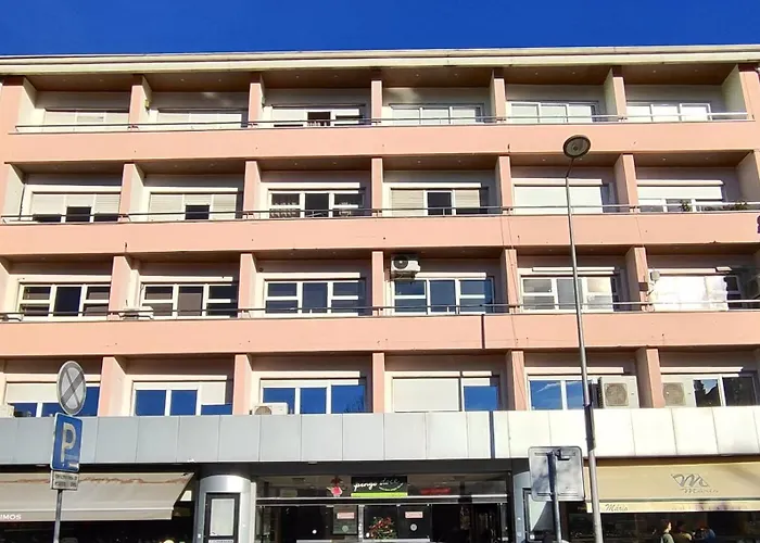 Casa de hóspedes: Residencial Centro Comercial Avenida Bragashopping