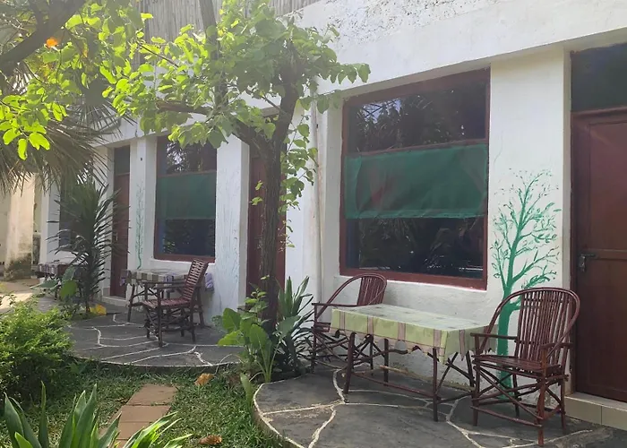 Pet Friendly hotel: Diani Hostel