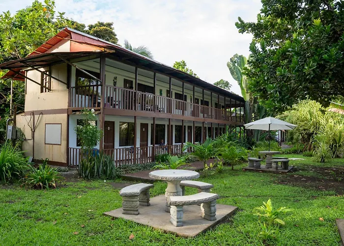 Hotel Tortuguero Beachfront