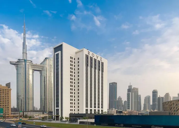Airport Hotel: Rove City Walk