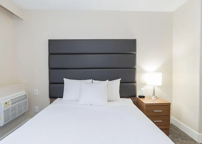 Cheap hotel: Sandman Hotel Grande Prairie