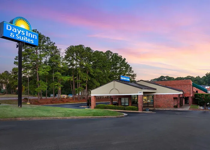 Days Inn & Suites By Wyndham Rocky Mount Golden East