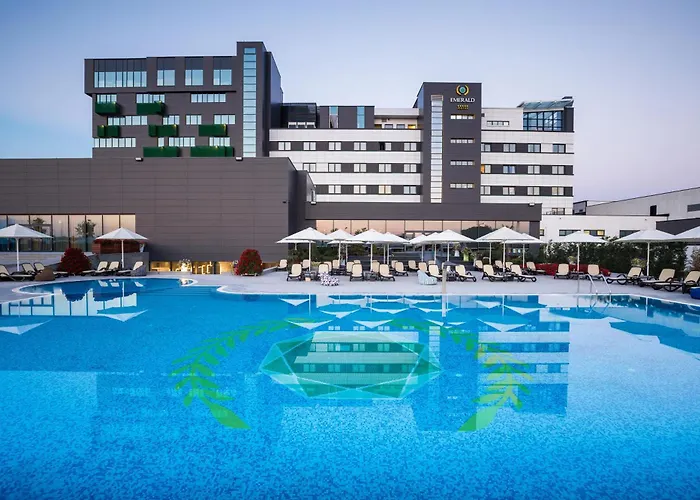 Resort: Emerald Hotel