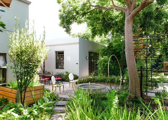 Guest house: La Fontaine Boutique Hotel By The Oyster Collection