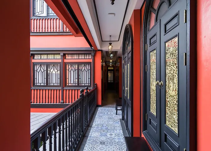  De Phanakron Boutique