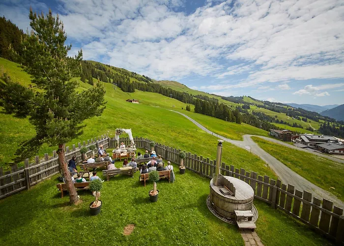 Privé villa: Wallegg Lodge - Alpine Premium Chalet - Ski In-Ski Out - Real Alpine Location Saalbach