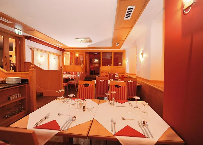 Romantic hotel: Koenig - Joker Card Included In Summer