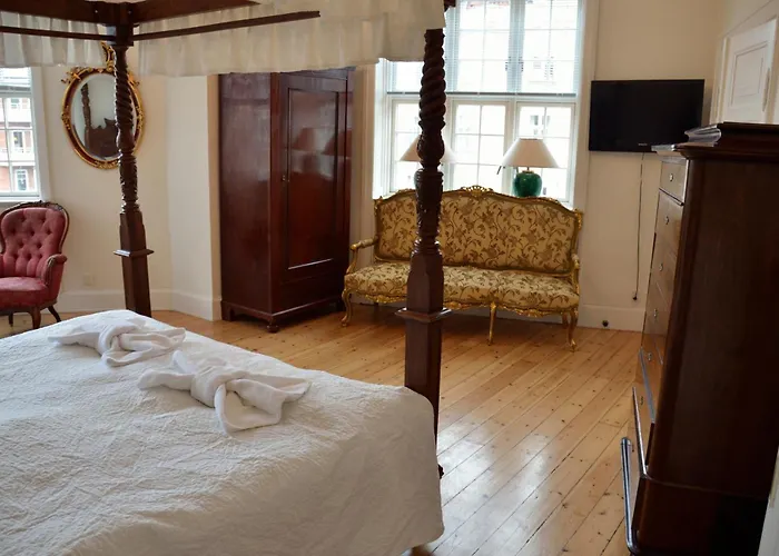  Rent A Room