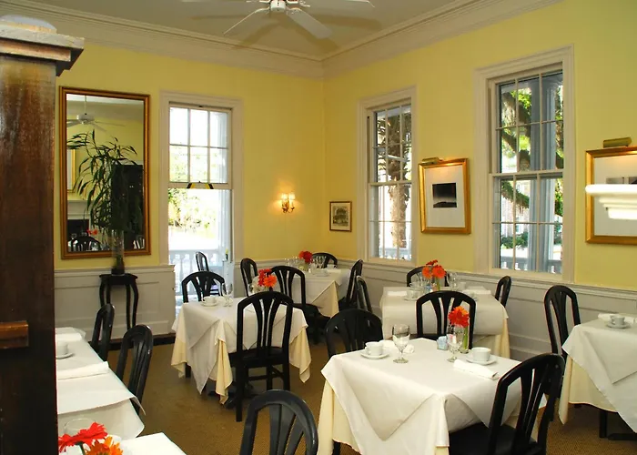 Resort: Rhett House