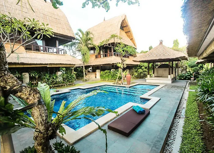 Private Villa: Radiant Jepun Villa
