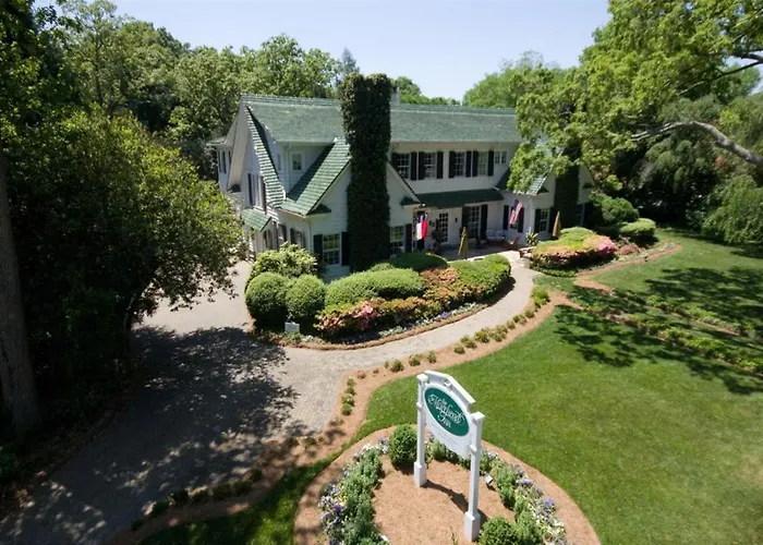 Morehead Inn