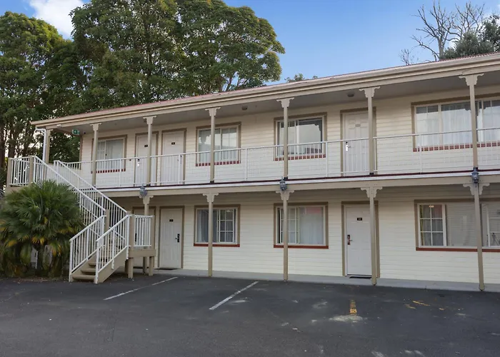 Hotels Close to Airport Bks Pioneer