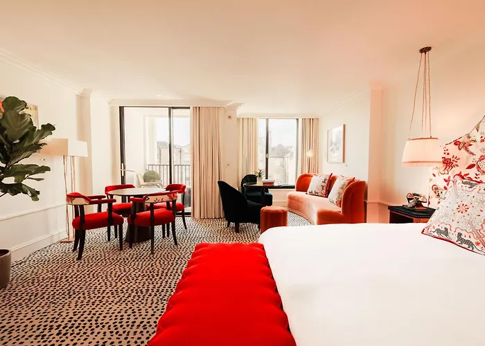 5 star hotel: The Leinster
