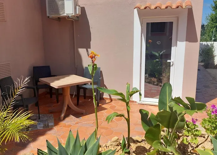 Hotel: Casa Rosa Montes