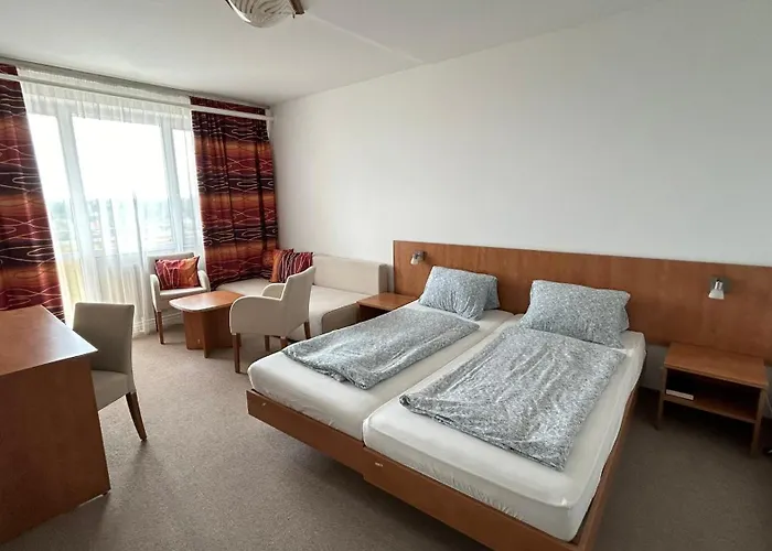 Hotel: Aranypart Szallo-Koezoessegi Szallashely