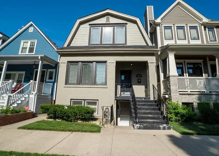 Roscoe Village Guesthouse