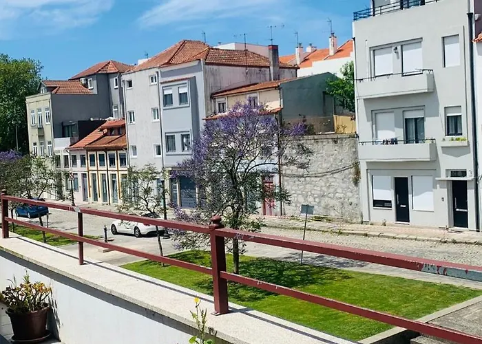  Invicta Porto Guest House