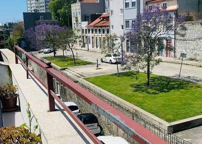  Invicta Porto Guest House