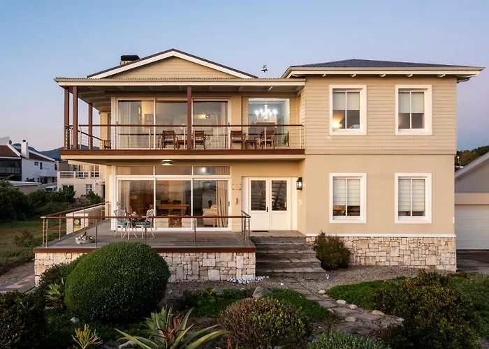 138 Marine Beachfront Guesthouse