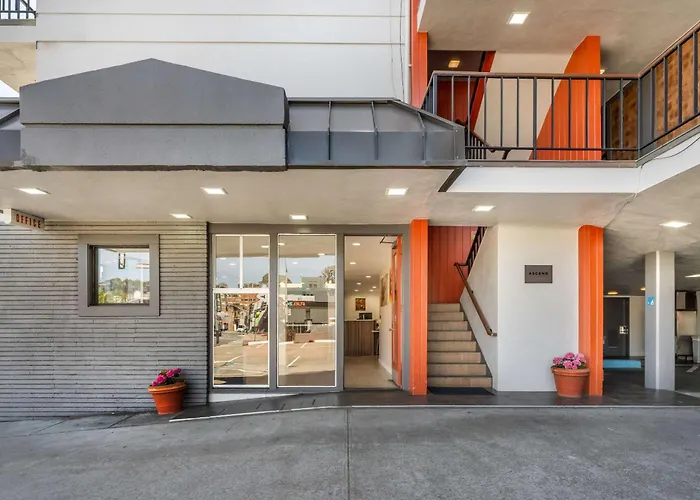 La Luna Inn, An Ascend Collection Hotel