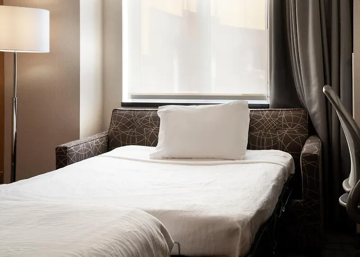 Resort: Hilton Garden Inn Long Island City