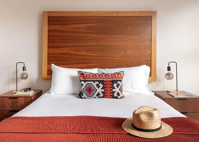 Resort: Marlin Canary Wharf