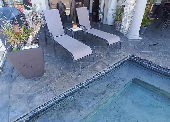 Whale Rock Guesthouse