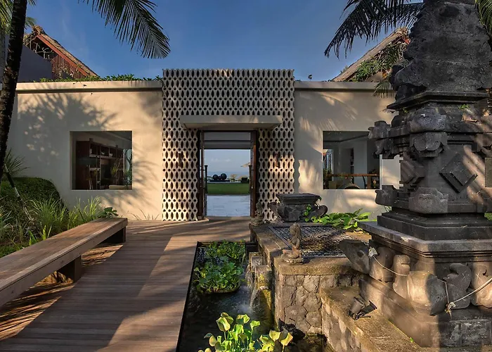 Private Villa: Seseh Beach Villas
