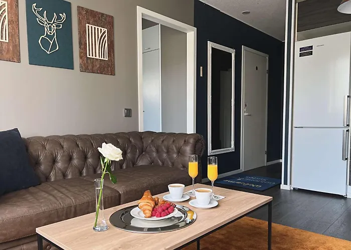 Hotel Golden Circle Suites