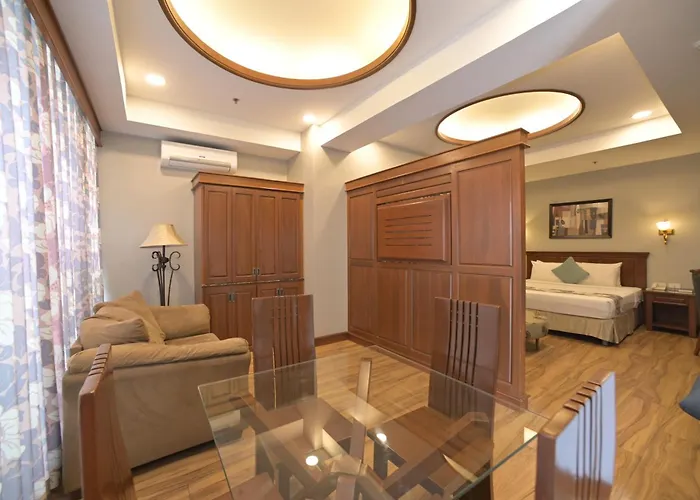Paragon Hotel And Suites